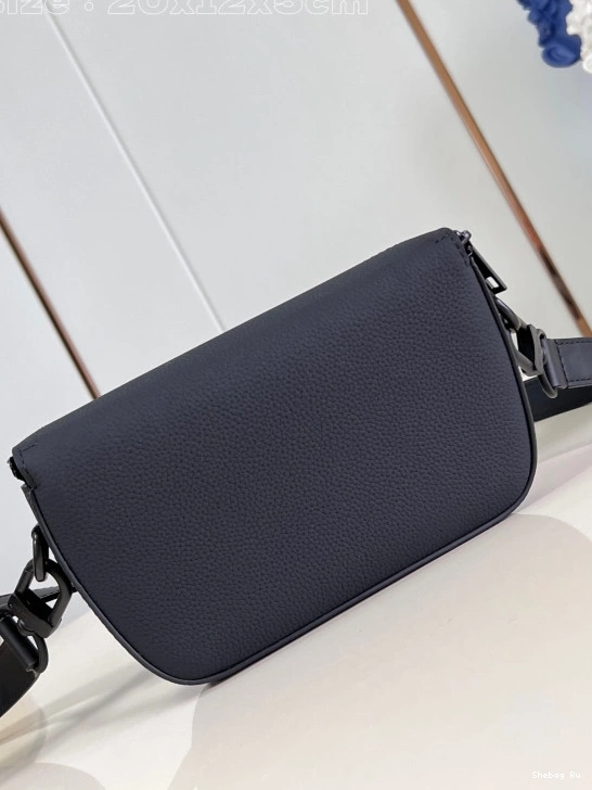 VUITTON Wallet-20*12*5.5CM LOUIS Pilot Wearable 0823